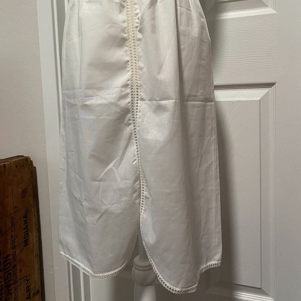 Vintage, Cotton Slip. Brand is Movie star. Small. - Picture 2 of 6